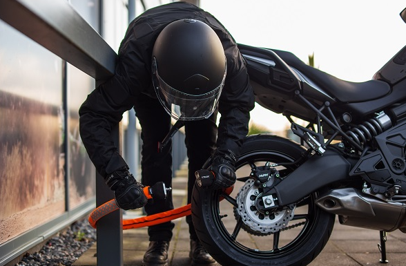 Motosiklet Güvenlik Kilitleriyle Motosikletinizi Koruyun