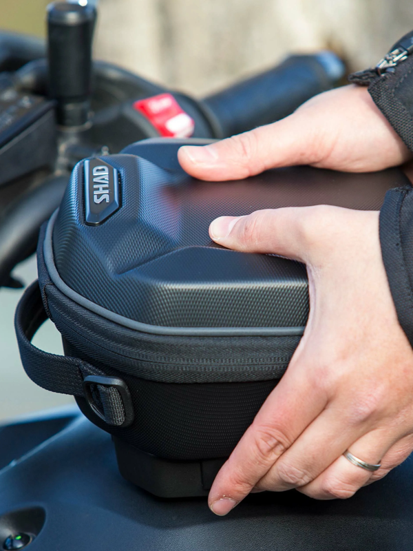 Motosiklet Depo Üstü Çantaları: Stil Sahibi ve Fonksiyonel Aksesuarlar