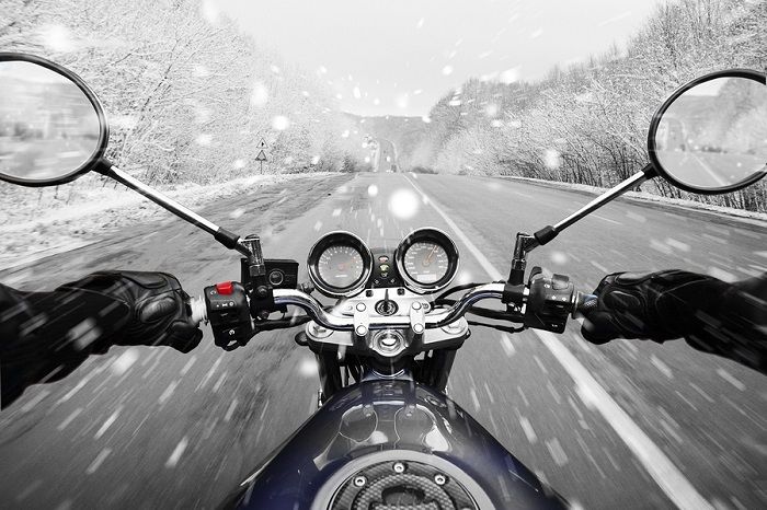 Kışın Motosiklet Kullanırken Nelere Dikkat Etmek Gerekir?
