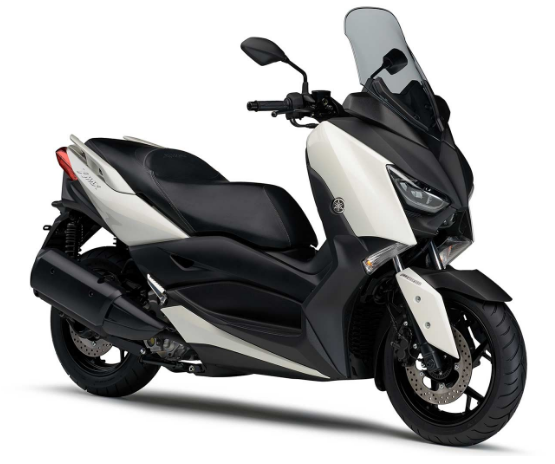 Agresif Hatlı Scoter Modeli Yamaha X-Max 250