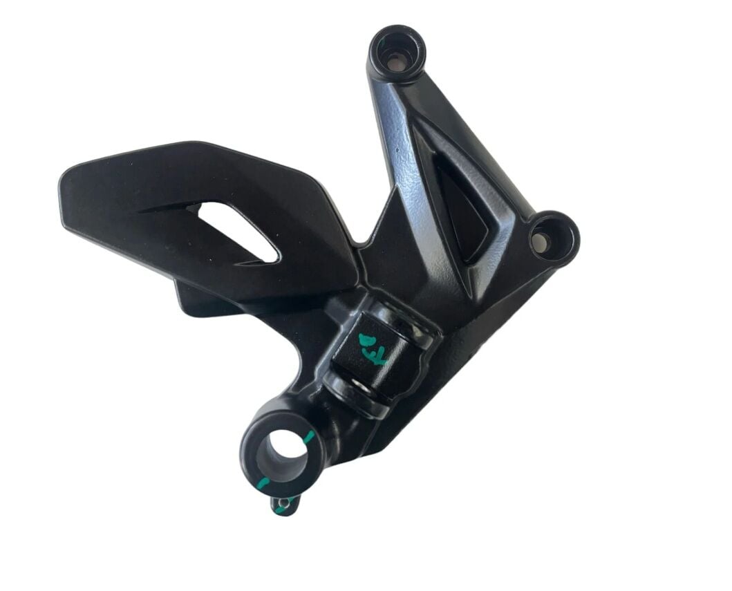 Bajaj Pulsar NS 400 Z Sağ Ön Basamak Braketi Siyah