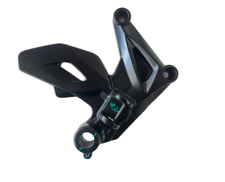 Bajaj Pulsar NS 400 Z Sağ Ön Basamak Braketi Siyah