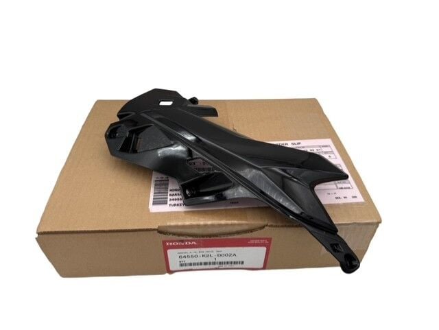 Honda ADV 350 Sağ Far Üstü Kaplama