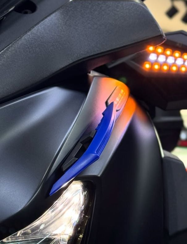Motosiklet Üniversal Grenaj Rüzgarlığı Kırmızı