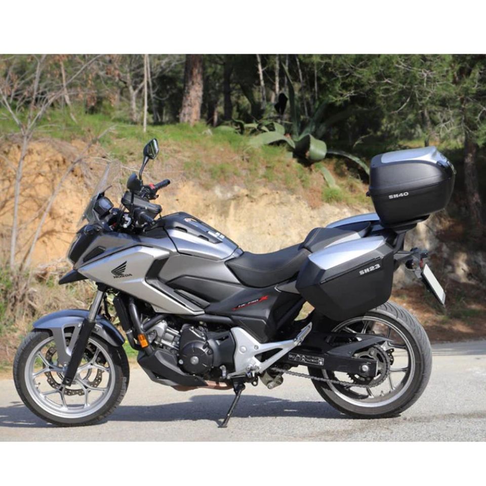 SHAD SH23 YAN ÇANTA - Alüminyum D0B23200W
