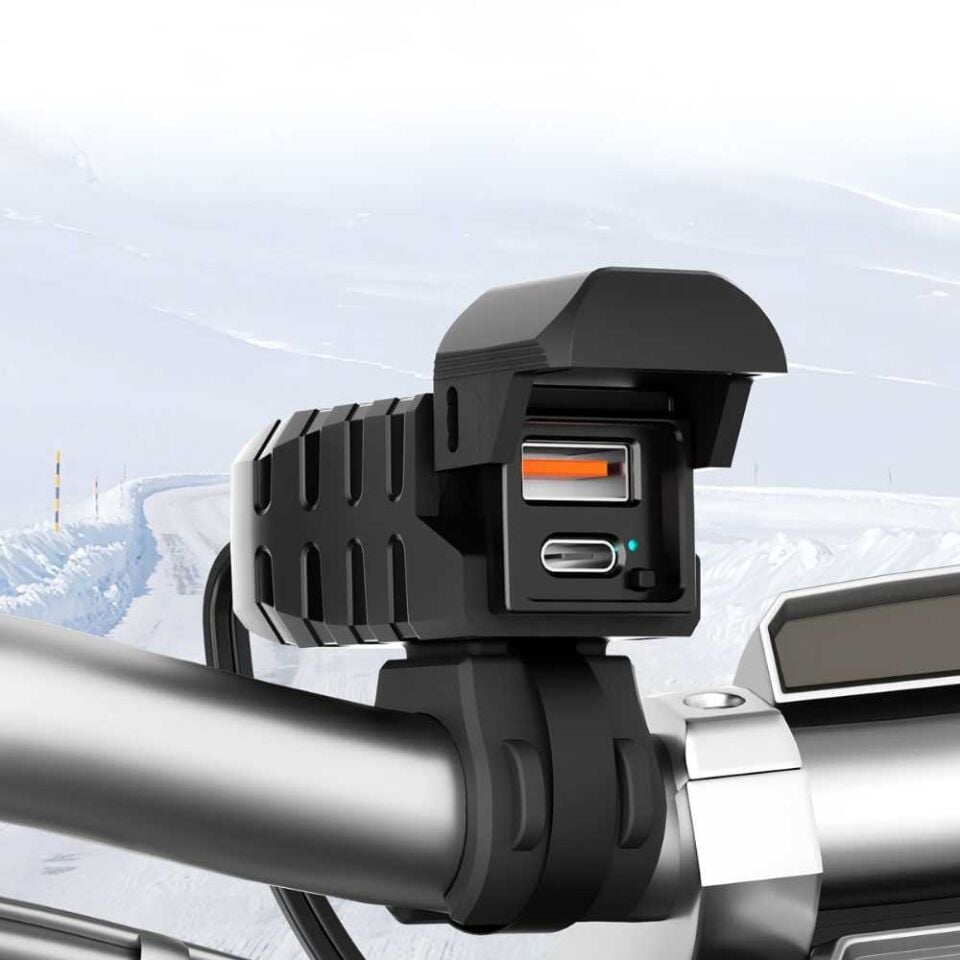 KNMaster UC200 Motosiklet USB ve Type-C Çift Girişli Şarj Soketi